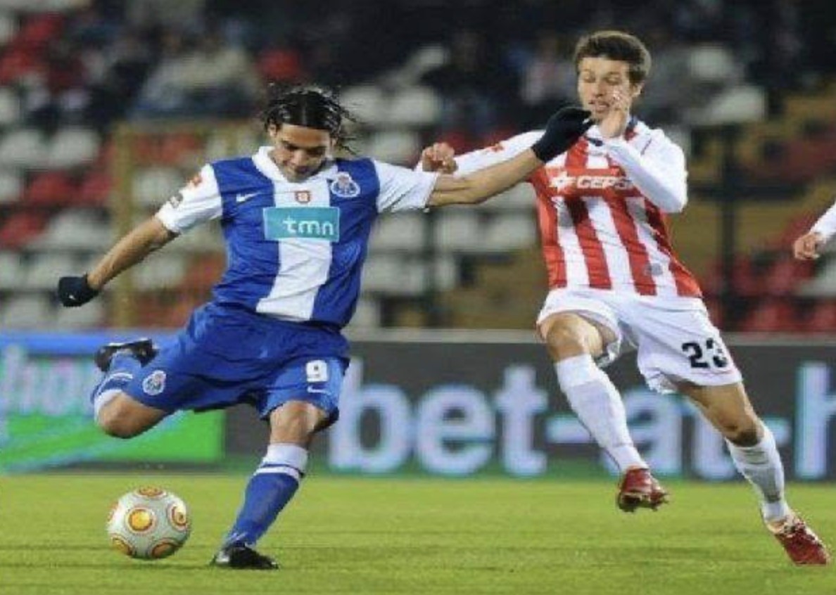 Pedro Seabra em disputa de bola pelo Leixões, na I Liga